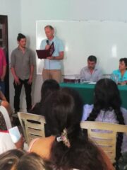 Reconocimiento a Carlos Parafioriti, Marqueza Teco Moyoviri y Fabián Gil.